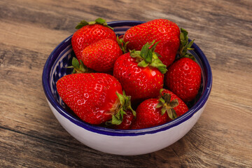 Sweet strawberry in the bowl
