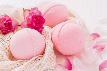 バスボム　ピンクの入浴剤