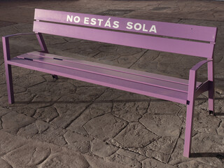 Purple bench as a simbol for claiming Stop Violence against woman. No estás sola. Banco violeta como grito No estás Sola, Basta violencia de género.