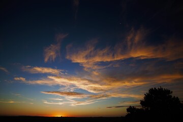 Entardecer no interior