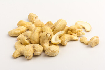 Fototapeta na wymiar Raw cashew nuts isolated on white background.