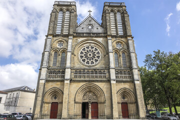 Fototapeta na wymiar St. Andrew's Church (1869) - Neo-Gothic Catholic parish church in central Bayonne, dedicated to saint Andrew Apostle. Bayonne, Department of Pyrenees-Atlantiques, Nouvelle-Aquitaine region, France.