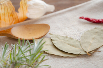 ローリエの葉と赤唐辛子