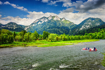 Trzy Korony w Pieninach-spływ tratw rzeką Dunajec © Janusz Lipiński