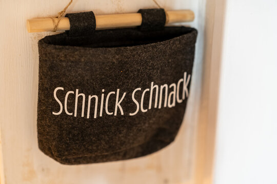 Schnick Schnack Tasche - Filz bestickt - Allerlei