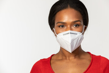 African-American woman wearing KN95 mask to keep her protect from viruses