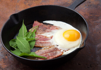 　ベーコン エッグ