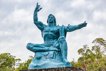 長崎市　平和祈念像　日本