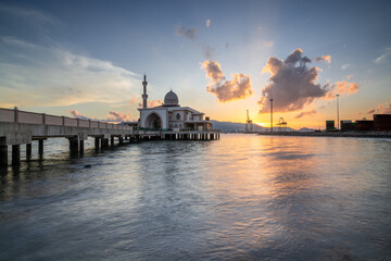 Naklejka premium An Evening view at the Floating Mosque,Penang Port, Seberang Perai, Malaysia.