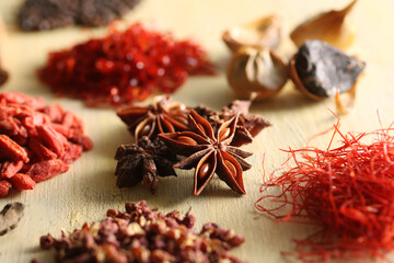 中華のスパイスと中華素材