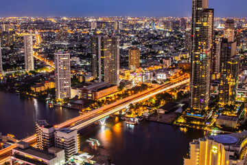 Naklejka premium Bangkok in the night