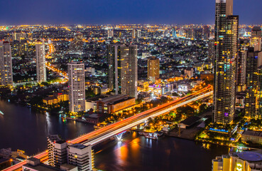 Fototapeta na wymiar Bangkok in the night
