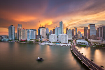 Fototapeta na wymiar Miami, Florida, USA skyline on Biscayne Bay