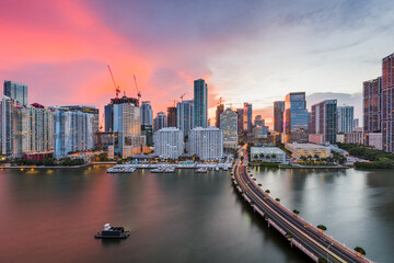 Fototapeta na wymiar Miami, Florida, USA skyline on Biscayne Bay