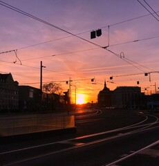 Sonnenuntergang in Leipzig (Straßenbahnnetz)