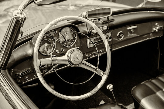 Mercedes Benz 290 SL W 121 B 2 interior 1955-1963