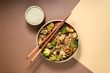 noodles with vegetables