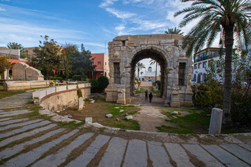 Fototapeta na wymiar Arch of Marcus Aurelius, This triumphal arch is the only fully standing structure that remains from Roman-era Oea wich located in tha captical of Libya, Tripoli.