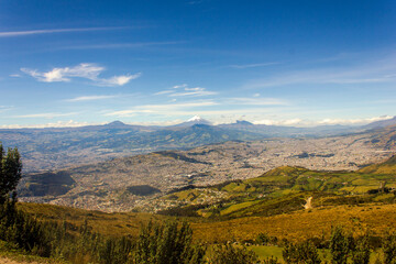 Plakat El volcán Cotopaxi tomado desde el mirador del teleférico. Quito - Ecuador