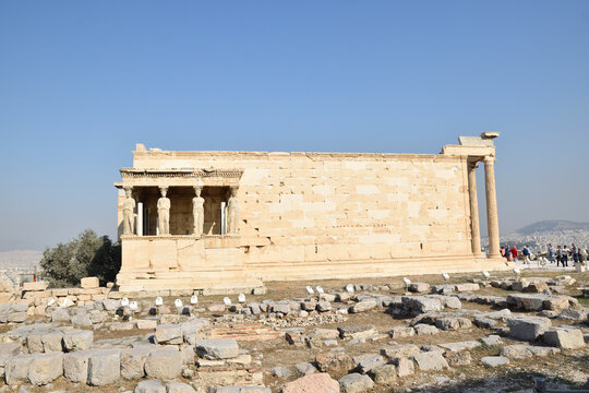 Vista de los principales monumentos y sitios de Atenas (Grecia). Acr&oacute;polis. Templo de Atenea (Athena) o Erecteion (Erechtheion). Las Cari&aacute;tides (Caryatids)
