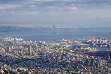 神戸六甲山系、摩耶山掬星台からの市街地。神戸市街、六甲アイランド、大阪湾・大阪市街をのぞむ