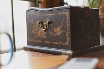 vintage jewelry box