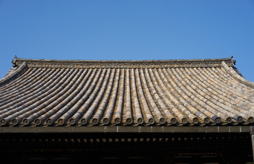 愛媛県松山市にある四国八十八箇所の霊場、太山寺の屋根瓦