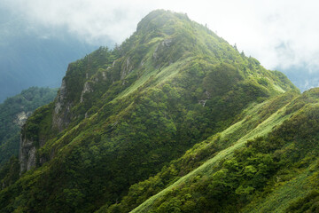 四国山地の瓶ヶ森（1897ｍ）の美しい風景