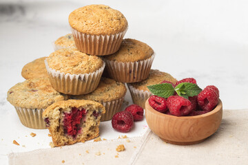 muffins with raspberries