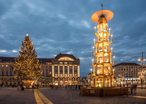 Dresdner Weihnachtsmarkt am Altmarkt 2020