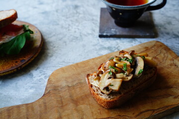 きのこのタルティーヌ