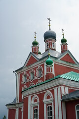 Fototapeta na wymiar Church architecture of the city of Pereslavl-Zalessky in Russia.
