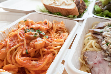 シーフードトマトソースパスタ