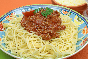 assiette de spaghetti à la sauce bolognaise