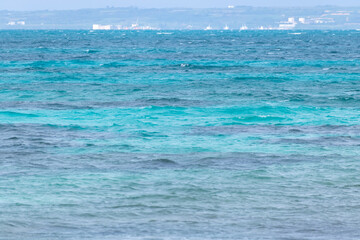 宮古島の曇天の海