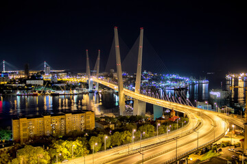 Fototapeta na wymiar Bridge over the golden horn bay Vladivostok