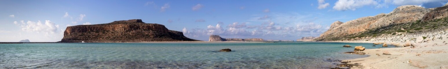 Fototapeta na wymiar The seascape. View of the on a protected, reserved Balos beach (island Crete, Greece)