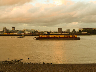 Obraz premium cargo ship in port