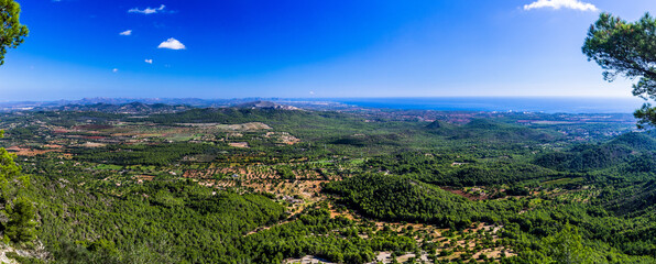 Fototapeta na wymiar Aussicht vom Kloster Santuari de Sant Salvador, Mallorca, Spanien