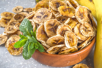 Dried organic banana chips