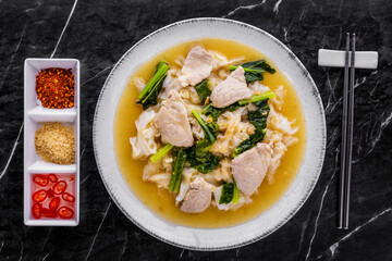 Noodles with Pork in Gravy Sauce