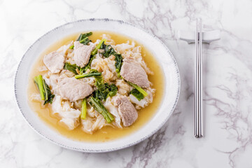 Noodles with Pork in Gravy Sauce