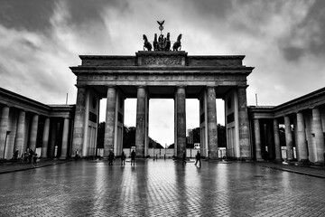 The Brandenburg Gate of Berlin in black and white © Marco Barbieri