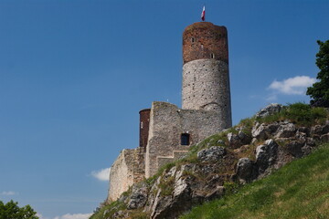 Wieża starego zamku w Polsce - obrazy, fototapety, plakaty