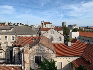 Fototapeta na wymiar Split Dalmatien Kroatien Adria Mittelmeer - über den Dächer
