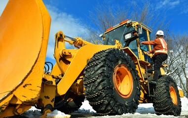 除雪ドーザー出動・整備点検・オペレーター  © godfather