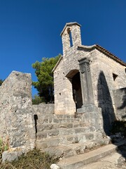 Fototapeta na wymiar Hvar Insel und Stadt - Dalmatien Kroatien Adria Mittelmeer - Spanische Festung im Spätsommer