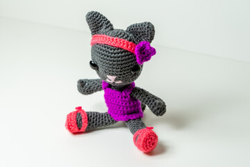 Amigurumi Katze aus Wolle gehäkelt