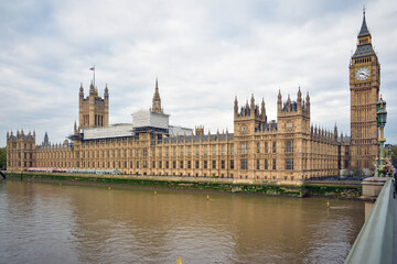 Fototapeta na wymiar Panoramic landscape of River Thames and Palace of Westminster with Big Ben fromWestminster Bridge. London, UK.