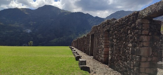 Se muestra en paisaje cual fue la construcción de aquellos años de antigüedad de sitio de...